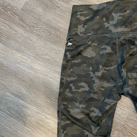 Fabletics Define PowerHold® High-Waisted 7/8 Legging - Picture 6 of 7